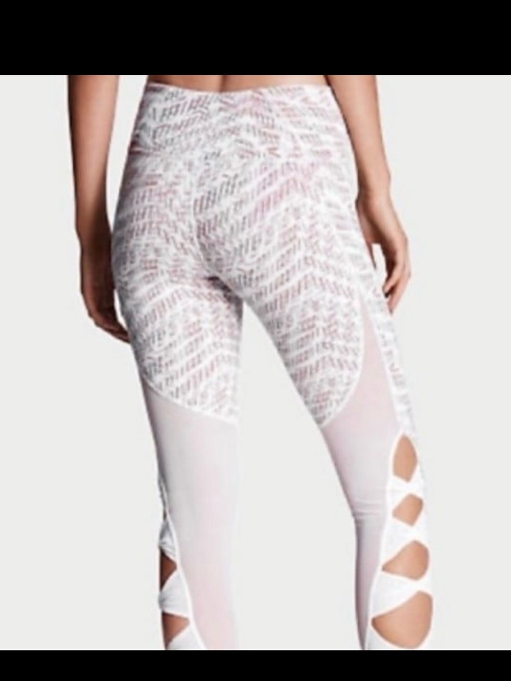 Victoria’s Secret Sport Knockout Cutout Capri Leggings